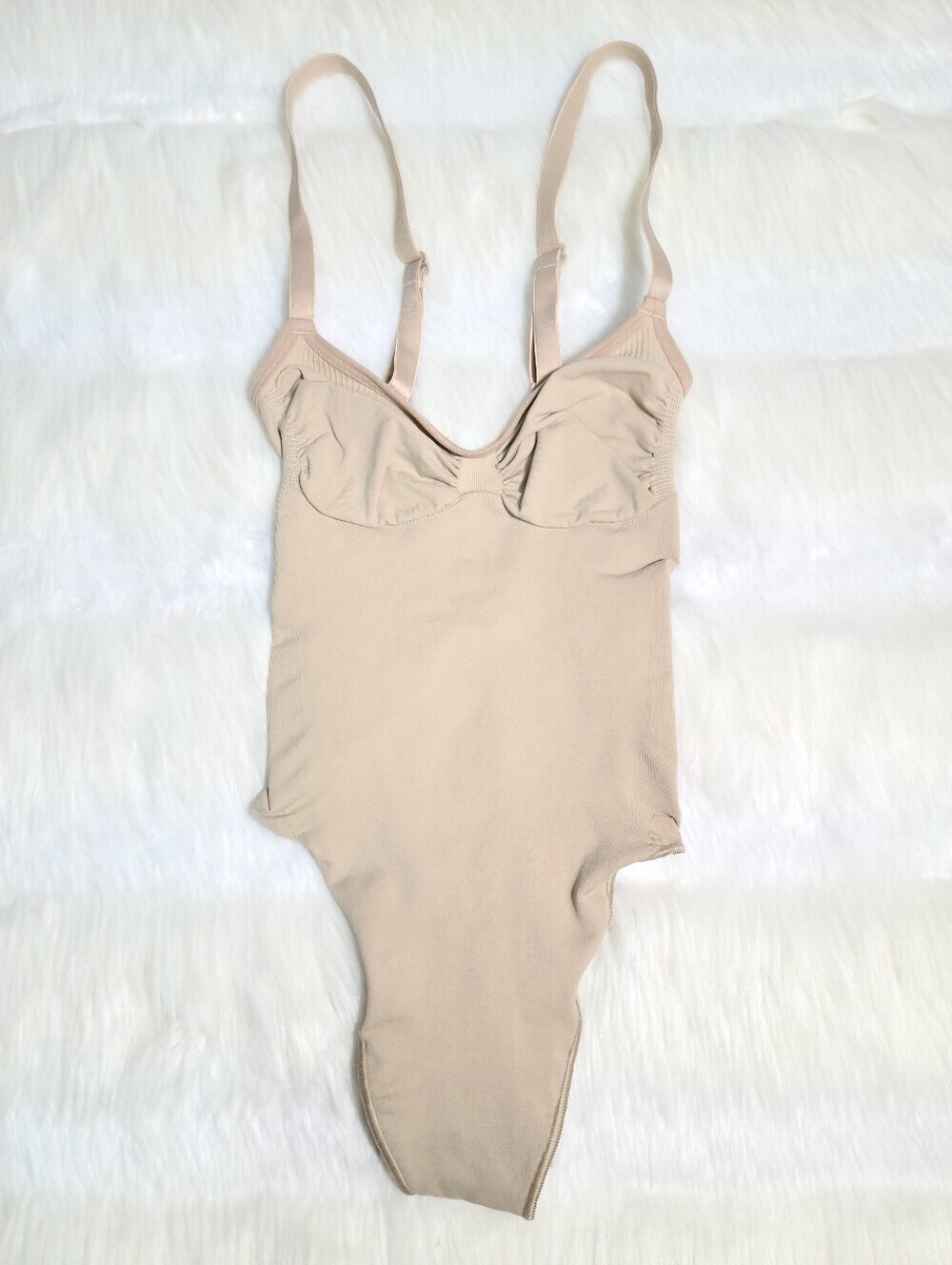 SKIMS Seamless Sculpt Thong Bodysuit Cream Clay XS NEW